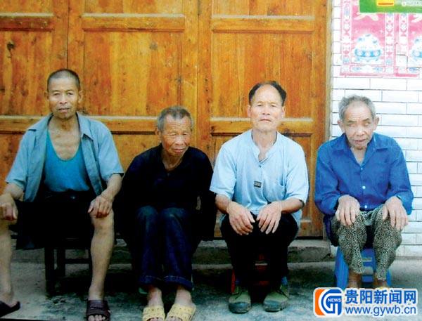 刘仁平供养的部分老人 黄前生 摄