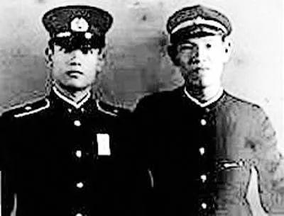 李登辉（右）与其兄李登钦。