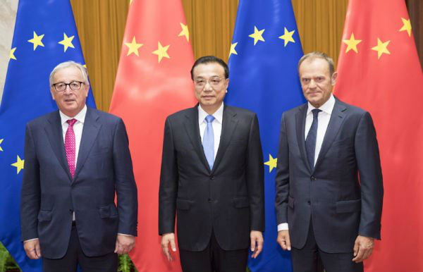 7月16日上午，国务院总理李克强在北京同欧洲理事会主席图斯克、欧盟委员会主席容克共同主持第二十次中国欧盟领导人会晤。（图片源自中国政府网）