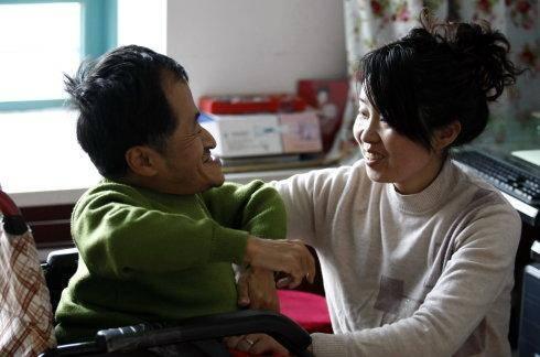 锦州96厘米丈夫被妻子抱了15年