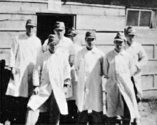 日军731部队“工作小组”在沈阳盟军战俘营开展“工作”