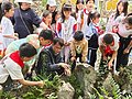 新华全媒＋丨父子携手17载守护汶川这片“植物王国”（组图）