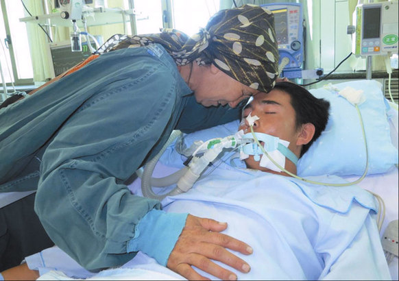 新疆鄯善县15岁少年勇救溺水同伴受伤昏迷
